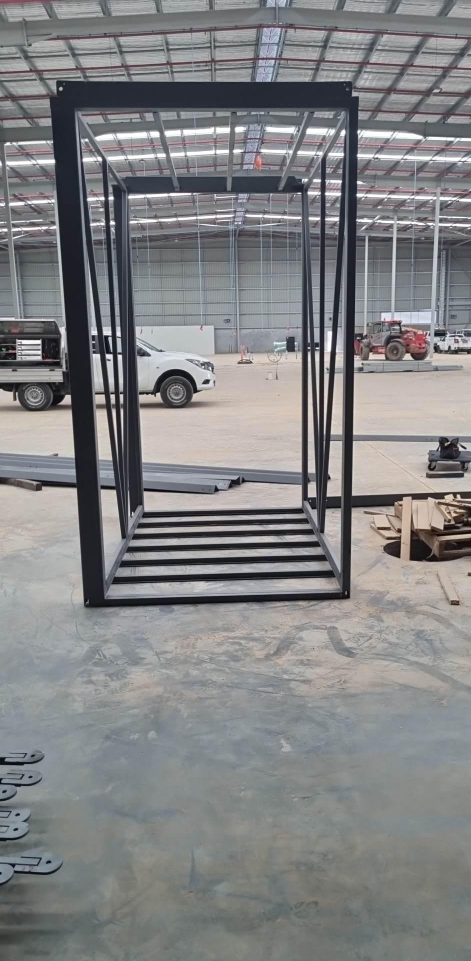 Goods hoist frame module assembled on site